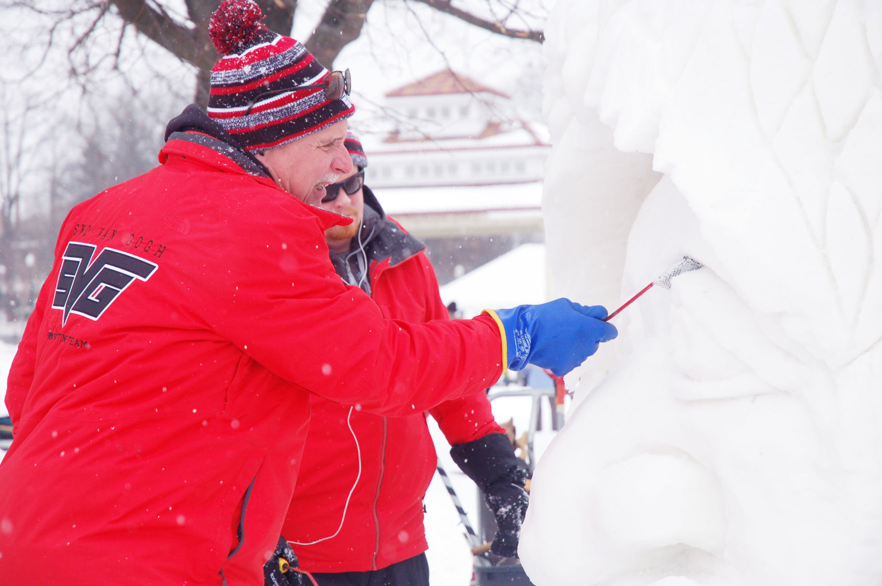 Sculptors from Minnesota work as a team